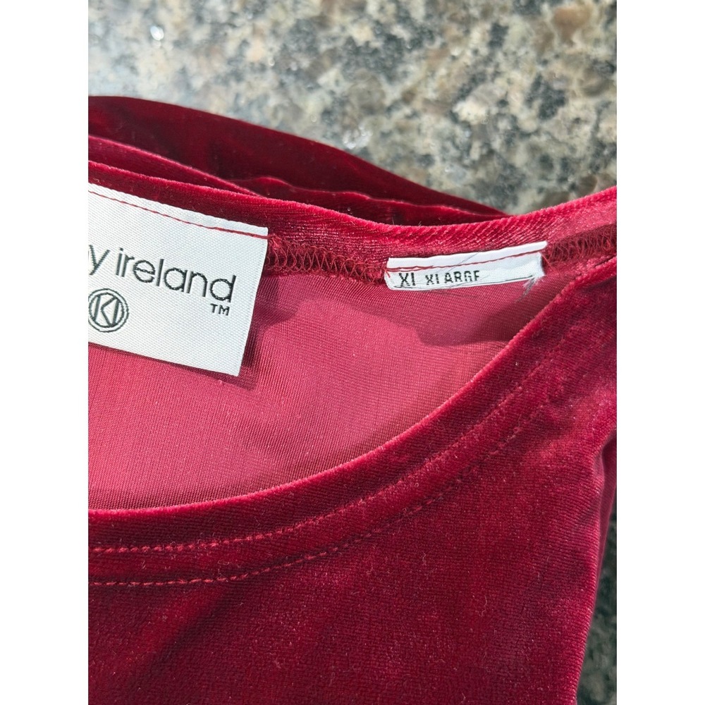 Kathy Ireland Womens XL Burgundy Red Velvet Short Sleeve Crew Neck Velour Top